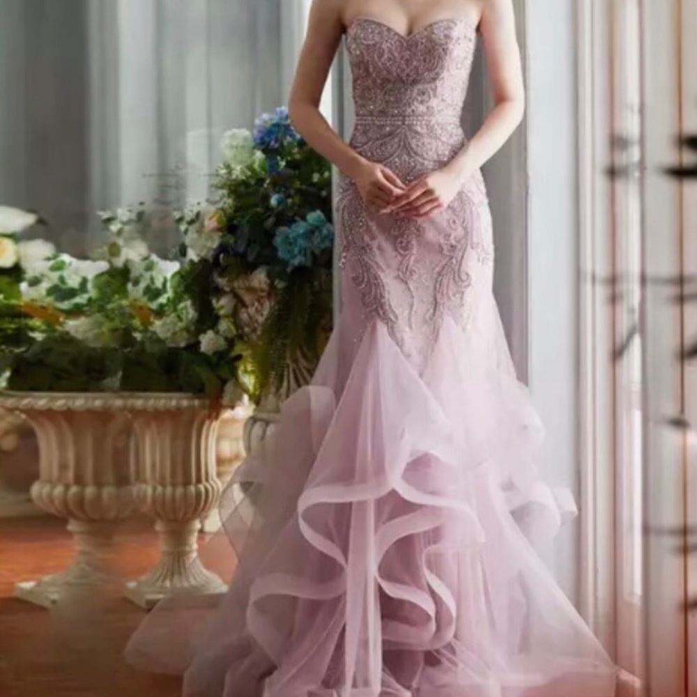 Wore it once great condition